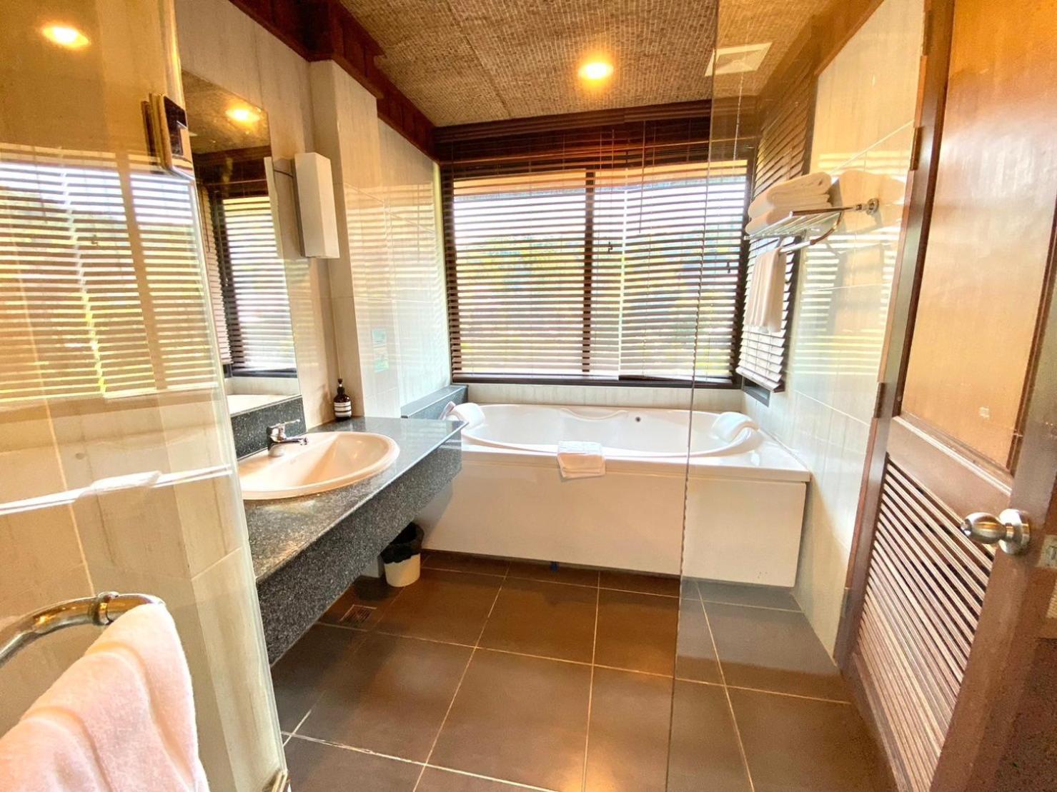 Patravana Resort Phayayen Екстер'єр фото