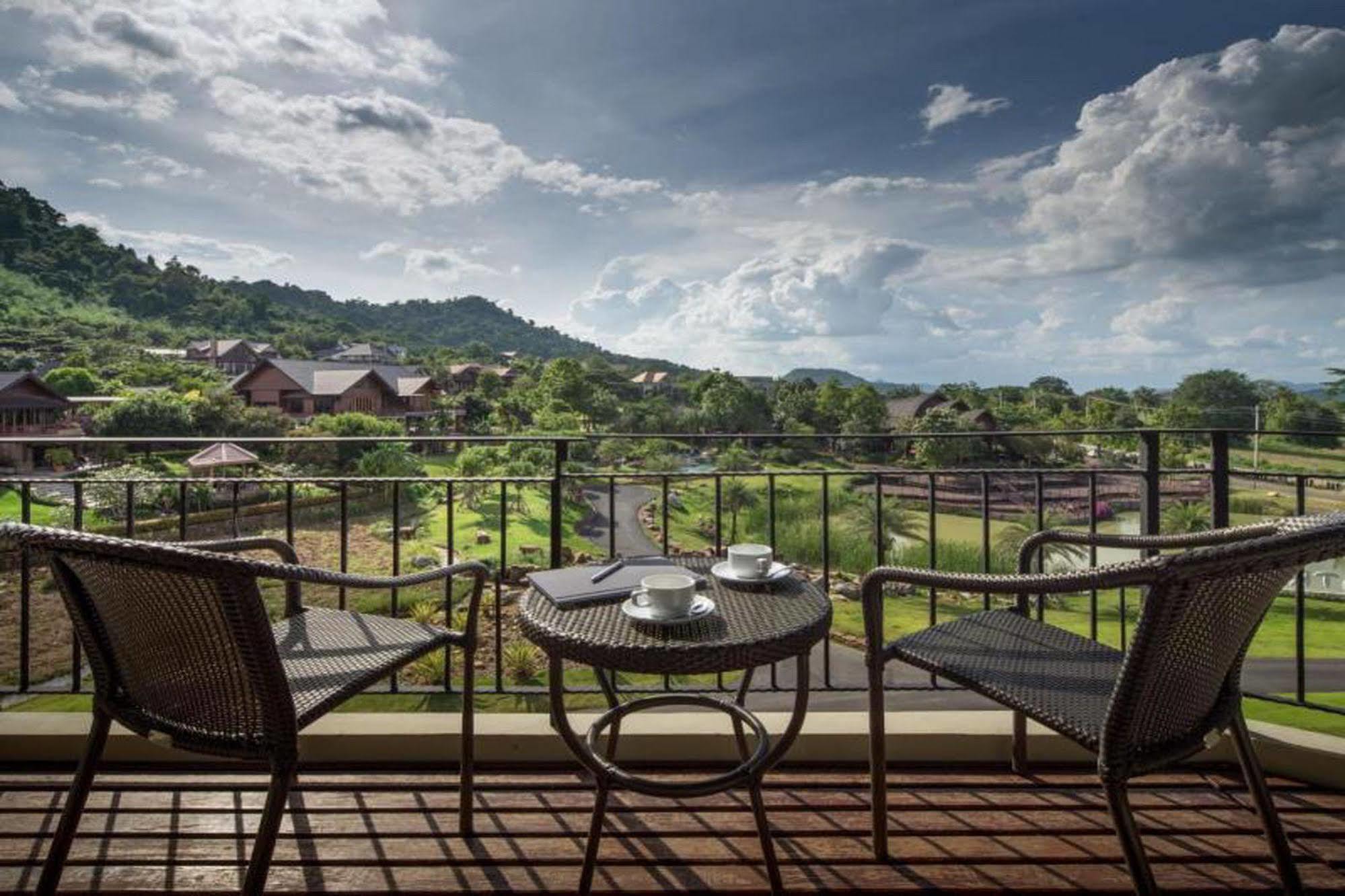Patravana Resort Phayayen Екстер'єр фото